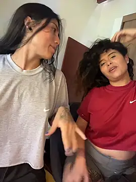 Twoshotsparty420 online show from April 12, 5:51 pm