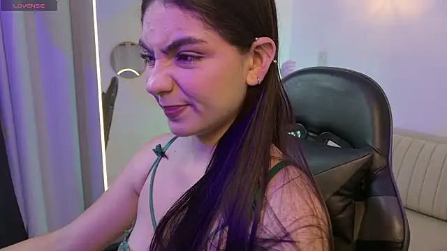 Gia Capri online show from March 17, 3:11 am