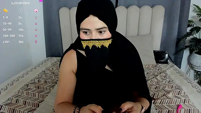 Snapshot of bahiya_aziz chatting on May 5, 12:46 pm bahiya aziz online show from May 5, 12:46 pm