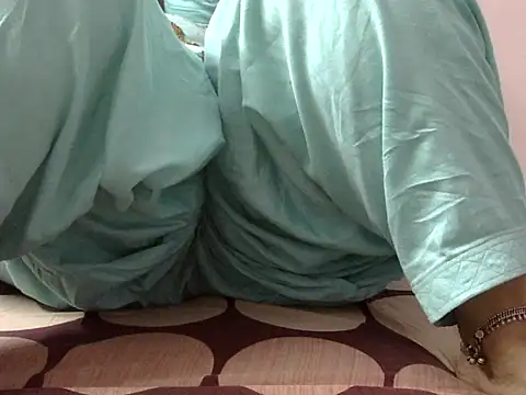 HouseWife4466 online show from April 10, 7:24 am