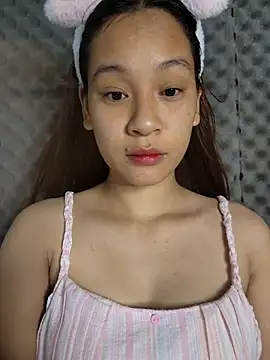 Snapshot of -Hicici- chatting on July 3, 12:28 am -Hicici- online show from July 3, 12:28 am