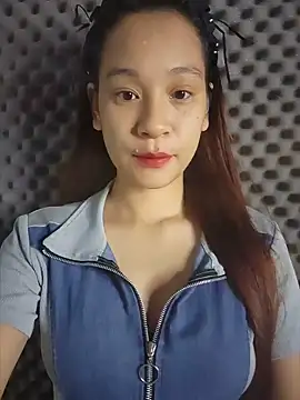 Snapshot of -Hicici- chatting on August 2, 12:20 am -Hicici- online show from August 2, 12:20 am