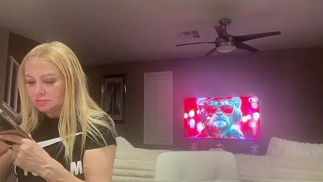 Naughty Ken Barbie-69 online show from April 27, 6:33 am