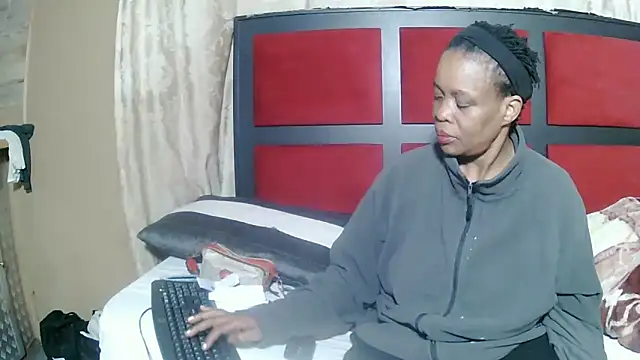 JoycyQueen online show from June 20, 12:14 am
