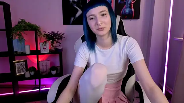 IrisPowder online show from March 17, 9:12 am