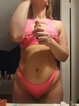 NicolePearl online show from April 14, 1:00 am