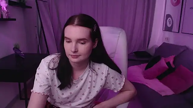 Kristen Bellle online show from April 19, 1:05 am