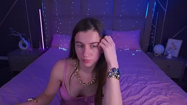 LittleJulii online show from March 21, 4:21 pm