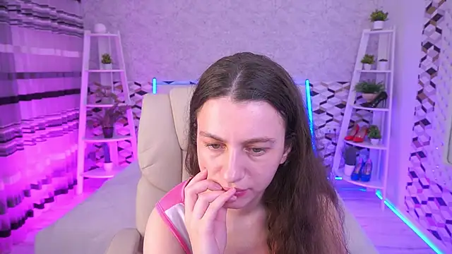 LittleJulii online show from May 26, 7:43 pm