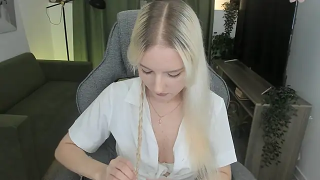 ViolaMore online show from April 7, 5:46 pm