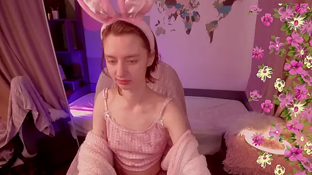 Pretty Victoria online show from April 4, 6:11 am