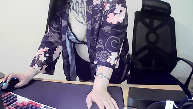 elena haeys online show from April 21, 2:45 pm