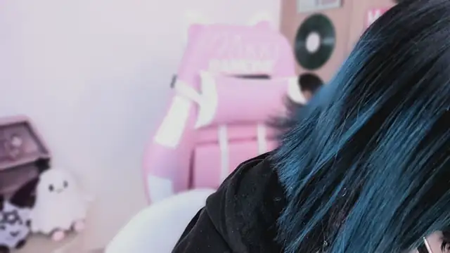 shes creepy online show from April 10, 10:42 am