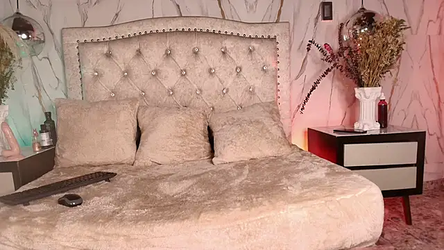 Lickpink1 online show from March 27, 3:34 am