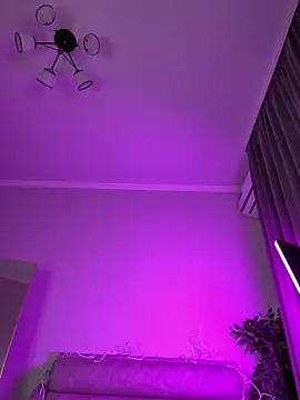 RedheadQueen  online show from April 6, 1:23 pm