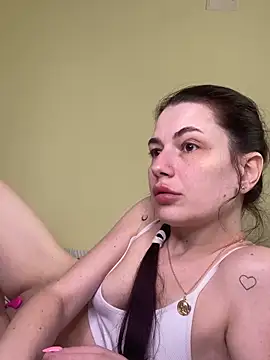 Snapshot of Cutee_Erika chatting on April 30, 12:00 pm Cutee Erika online show from April 30, 12:00 pm