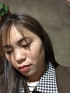 Akira-baby online show from April 3, 12:30 am