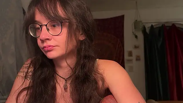 nyxo  online show from April 6, 9:16 pm