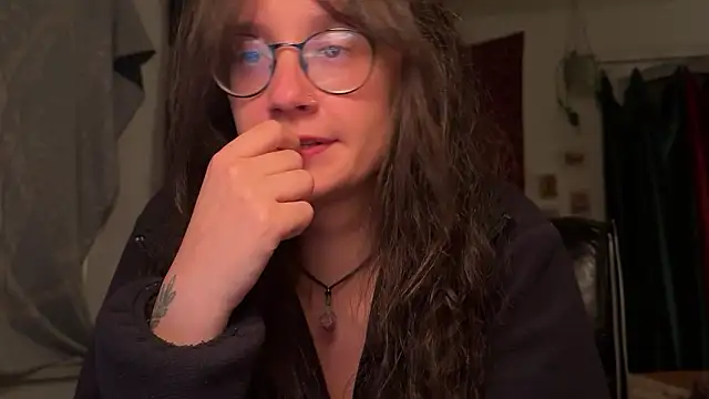 nyxo  online show from April 7, 11:26 pm