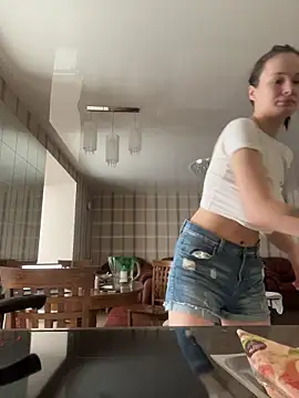 AuraaNova online show from April 10, 3:23 am