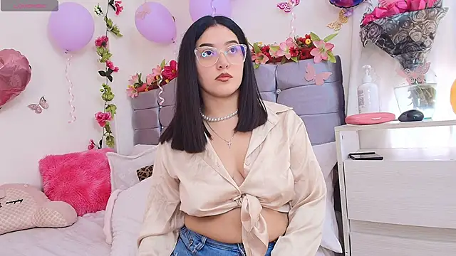 Isabella Roses  online show from April 4, 9:12 pm