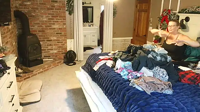 Stickywethoney online show from April 9, 4:56 pm