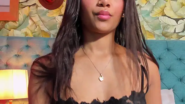 Snapshot of LiahGrey chatting on August 2, 1:20 pm LiahGrey online show from August 2, 1:20 pm