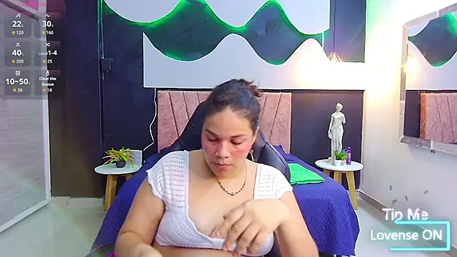 scarlettt  joness online show from April 11, 2:16 am