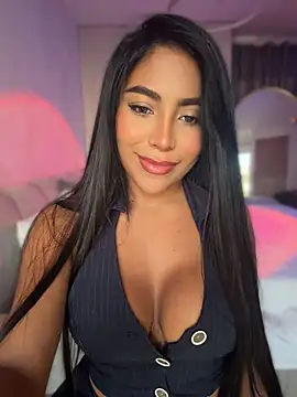 Snapshot of SaraValentina11 chatting on May 26, 10:17 pm SaraValentina11 online show from May 26, 10:17 pm