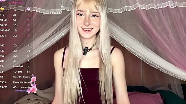 OnlyEva1 online show from April 6, 8:26 am