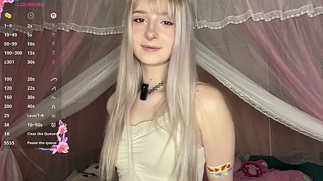 OnlyEva1 online show from April 19, 7:40 am