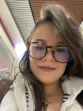 Tallulah Kinky online show from April 8, 8:09 pm