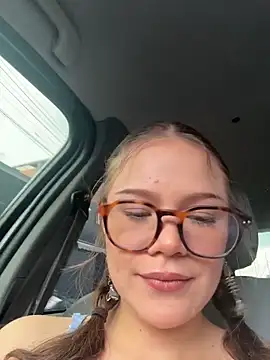 Tallulah Kinky online show from April 15, 7:10 pm