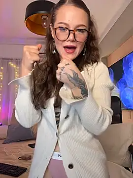 Tallulah Kinky online show from April 17, 8:45 pm