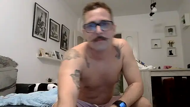 Snapshot of yanick931 chatting on May 20, 11:00 pm yanick931 online show from May 20, 11:00 pm