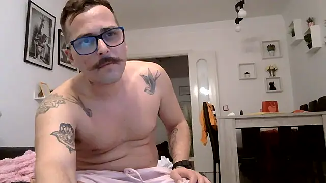 Snapshot of yanick931 chatting on May 23, 11:09 pm yanick931 online show from May 23, 11:09 pm