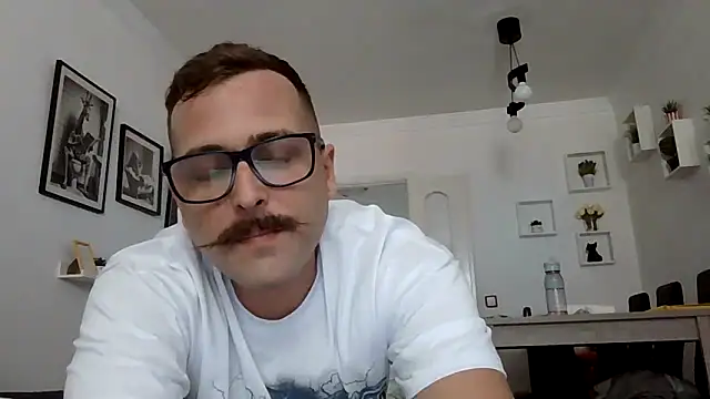 Snapshot of yanick931 chatting on June 1, 4:09 pm yanick931 online show from June 1, 4:09 pm