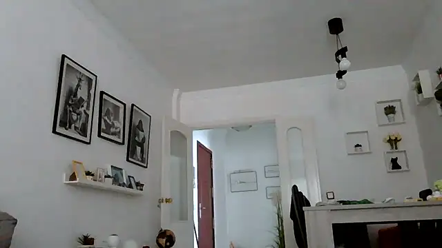 Snapshot of yanick931 chatting on June 7, 10:41 am yanick931 online show from June 7, 10:41 am