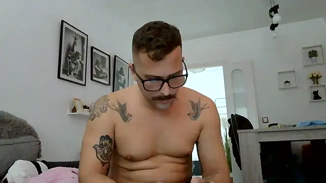 Snapshot of yanick931 chatting on June 11, 2:59 pm yanick931 online show from June 11, 2:59 pm