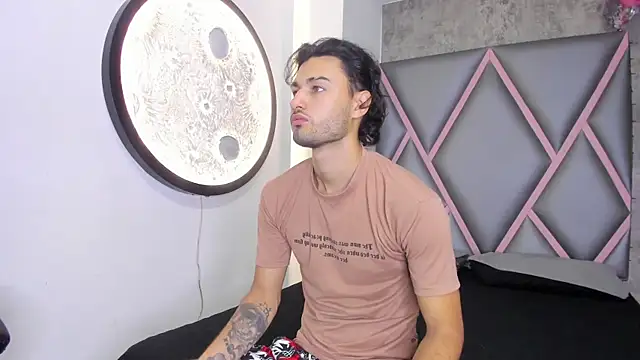 Wolf Kitty online show from April 7, 11:32 am