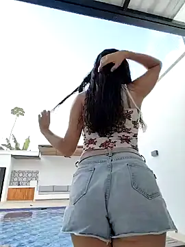 LUCI    online show from April 12, 11:26 am