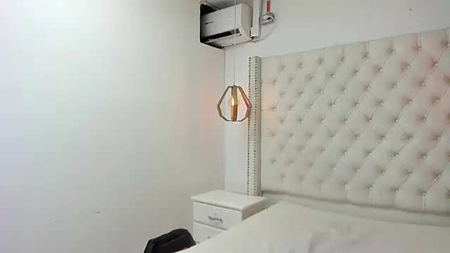 JEAN LEWIS2 online show from April 13, 8:14 pm