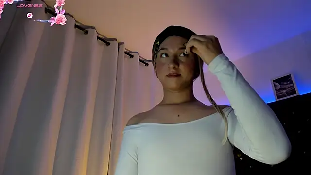 BellaRoge online show from April 27, 5:27 am