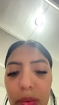 sylphiee  online show from April 5, 7:00 pm