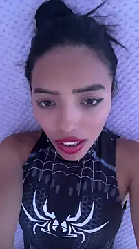 sylphiee  online show from April 13, 6:02 pm