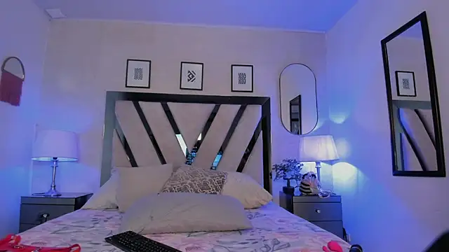 Violettaa Stone online show from April 11, 3:33 am