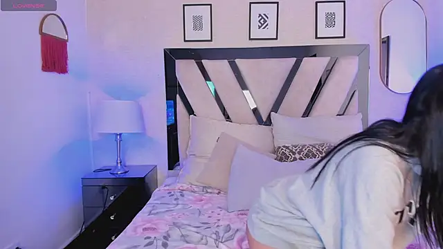 Violettaa Stone online show from April 22, 3:31 am