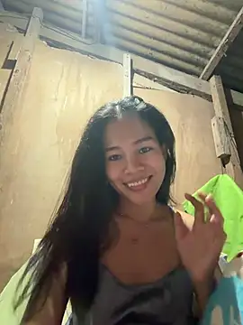 Snapshot of chinny1112 chatting on May 2, 2:44 pm chinny1112 online show from May 2, 2:44 pm