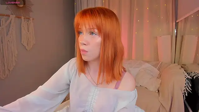 lisa sunny  online show from April 15, 7:58 pm