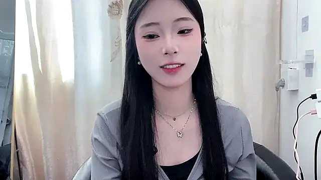 yiyibaby2026 online show from March 25, 1:44 am